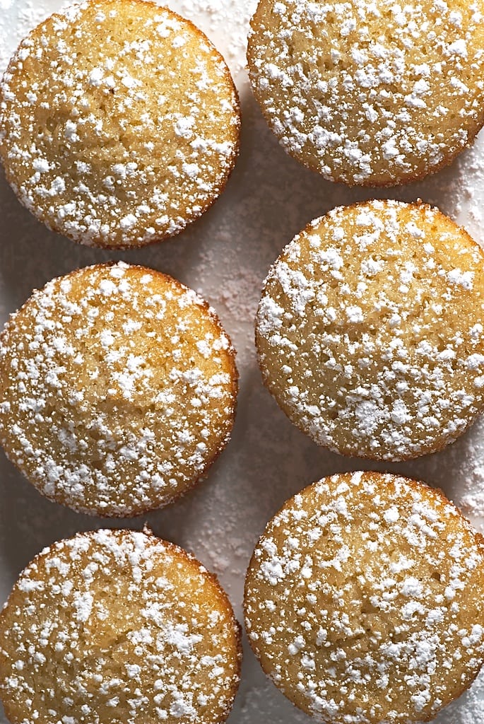 Chocolate-Filled Cupcakes are sweet vanilla cupcakes with a little chocolate surprise inside! - Bake or Break