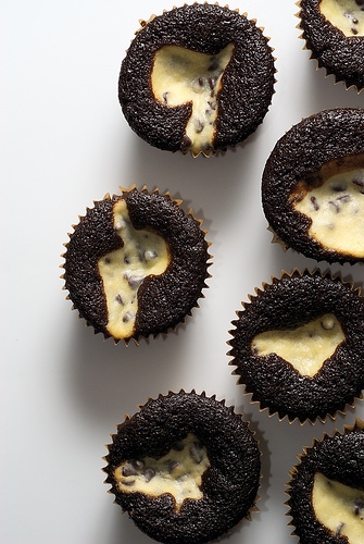 Black and White Cupcakes | Bake or Break