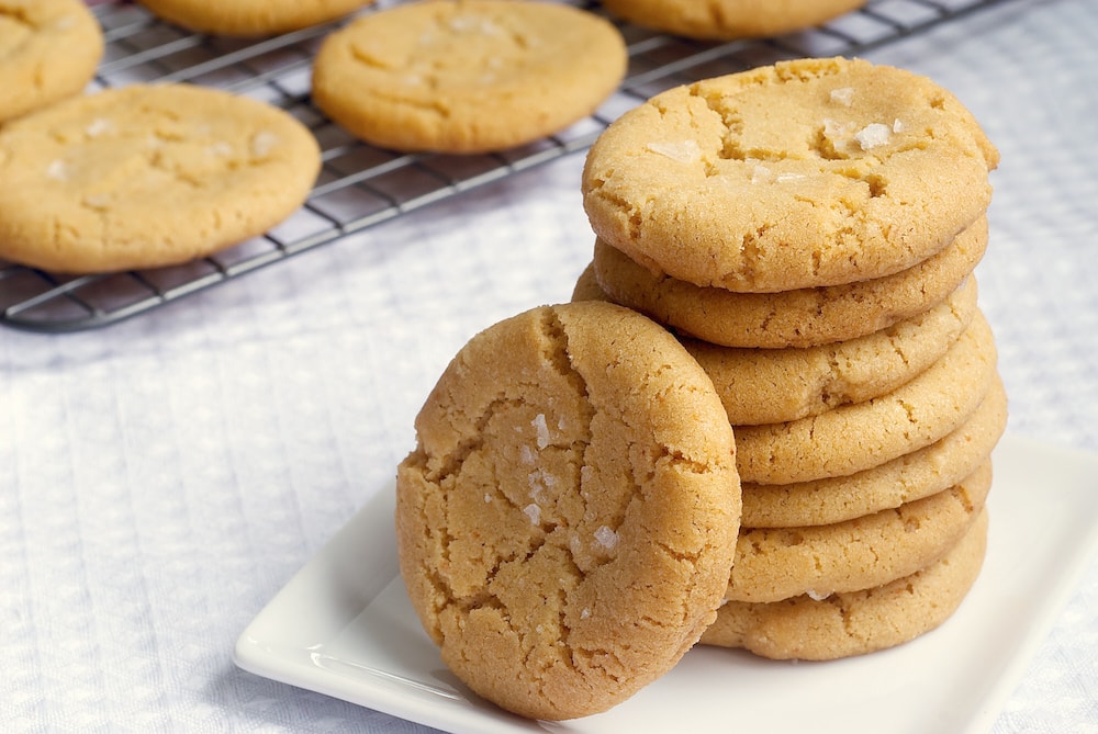Browned Butter Salty Sugar Cookies take traditional sugar cookies and turn them into something really special with browned butter and a sprinkling of salt. - Bake or Break