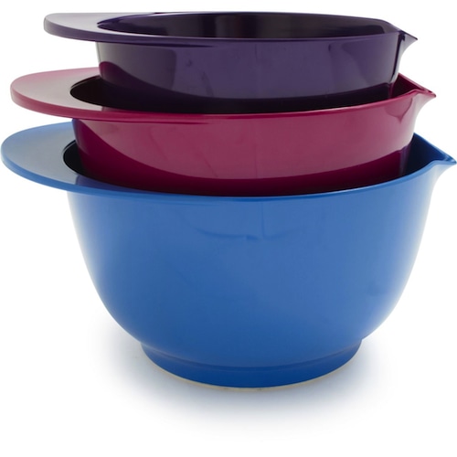 Sur la table bowls Sur La Table `Bistro? fine porcelain is down-to-earth modern, fired at a higher temperature than ceramicware for superior chip and stain resistance Safe for the freezer and microwave, then cleans up in the dishwasher With so many pieces, it?s fun and affordable Reviews: 1.