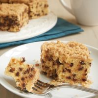 http://www.bakeorbreak.com/wp-content/uploads/2017/01/chocolate_chip_crumb_cake2361_1k-200x200.jpg